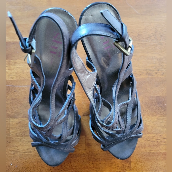 Shi by Journeys strappy  platform spike heels - Picture 14 of 16